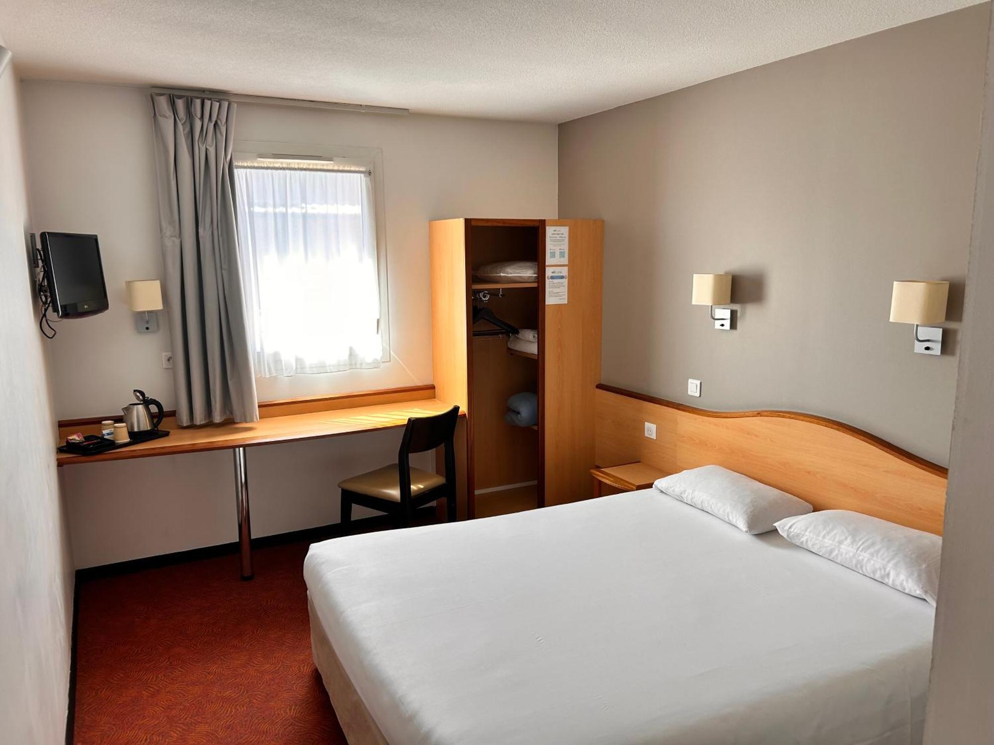 Brit Hotel Confort Montauban Exterior foto